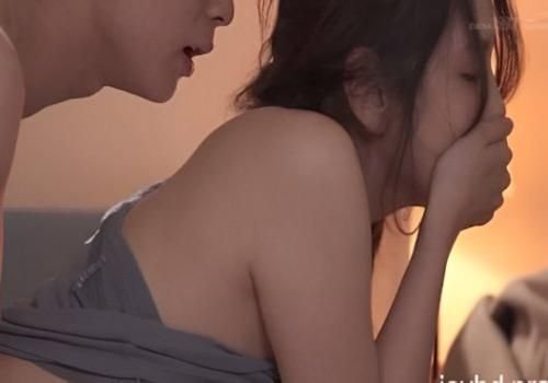 Poster of Chị gái tốt tính giữ yên lặng để em trai địt lồn thật đã